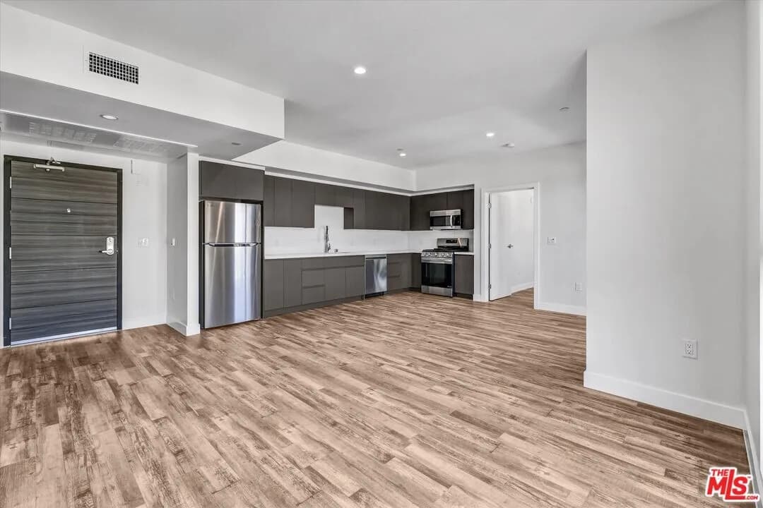1537 S Wilton Pl 신축 아파트 2 베드 $2900
					아파트
					Los Angeles's preview 2