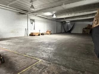 창고 임대 3000sqf (3000sqf.+Free>office) $2610.00
					기타
					Los Angeles's preview 1