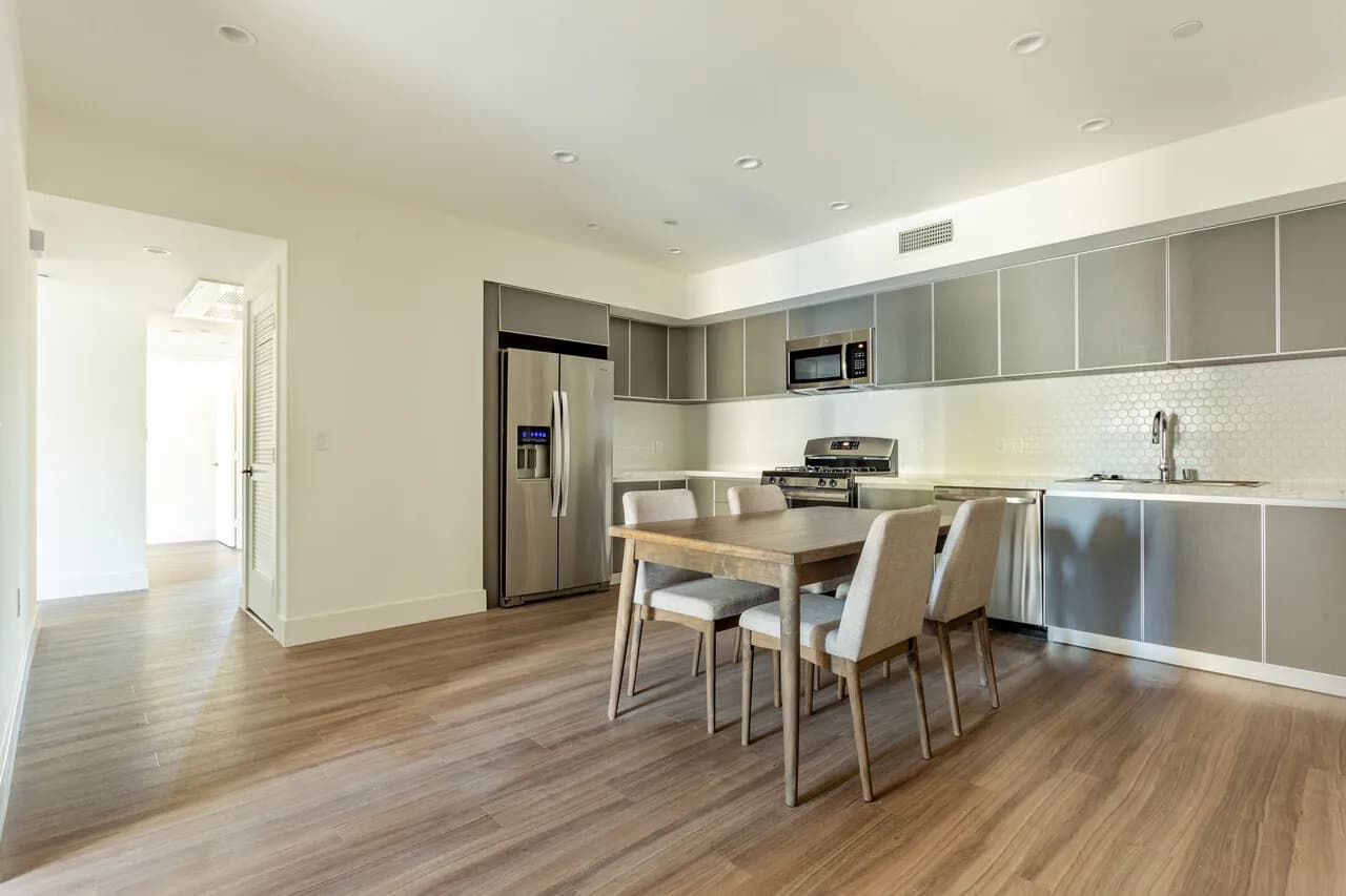 1450 Barrington 아파트 - 현대적인 공동 주거
					아파트
					Los Angeles's preview 2