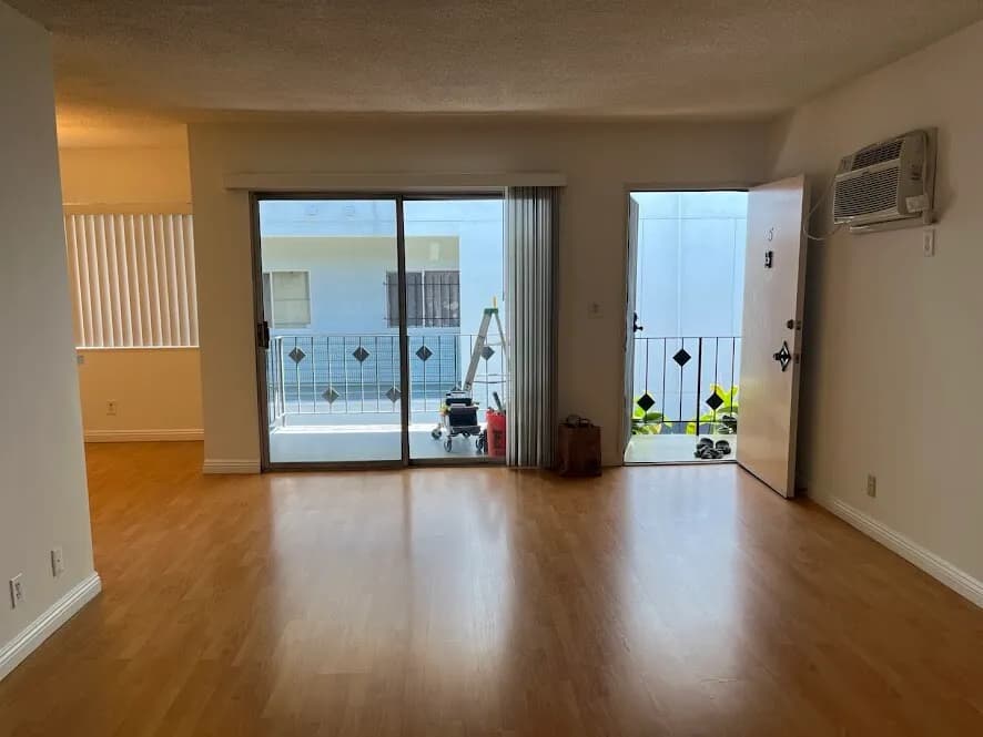 아파트 Rent(2bd2ba) 합니다
					2 Bed
					Los Angeles's preview 1