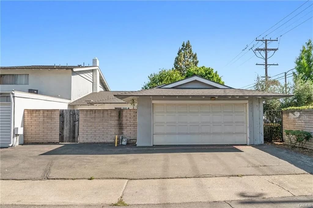 $749,000 플러튼 & 최고학군!! 단층!! 3베드 타운홈
						제일좋은 END 유닛!! 단층!! 단층!! 1,445 SqFt!!  넓은 3베드 타운홈!!

						타운하우스  Fullerton CA's preview 1