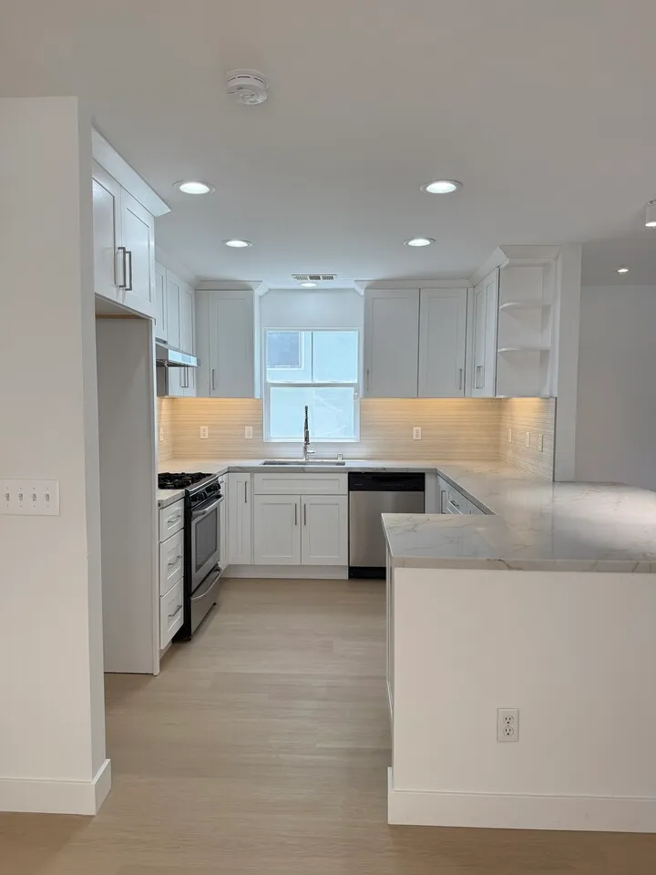 Little Tokyo 근처 Brand New remodel $3950
					타운하우스
					Little Tokyo 근처's preview 1