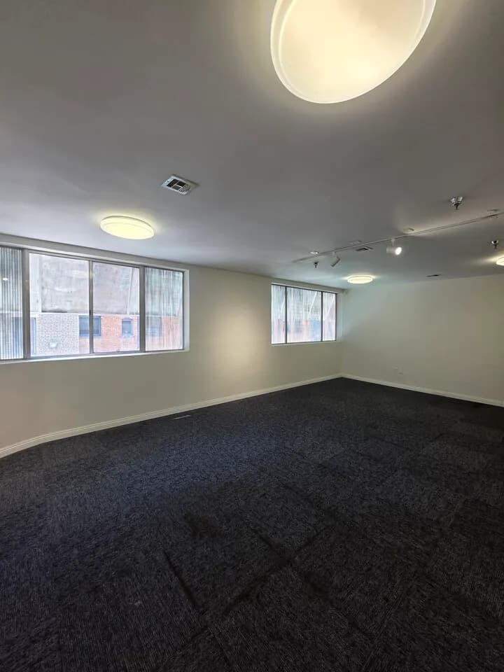 LA 코리아타운 6가 오피스 리스 (748 sq ft)
					오피스
					Los Angeles's preview 0