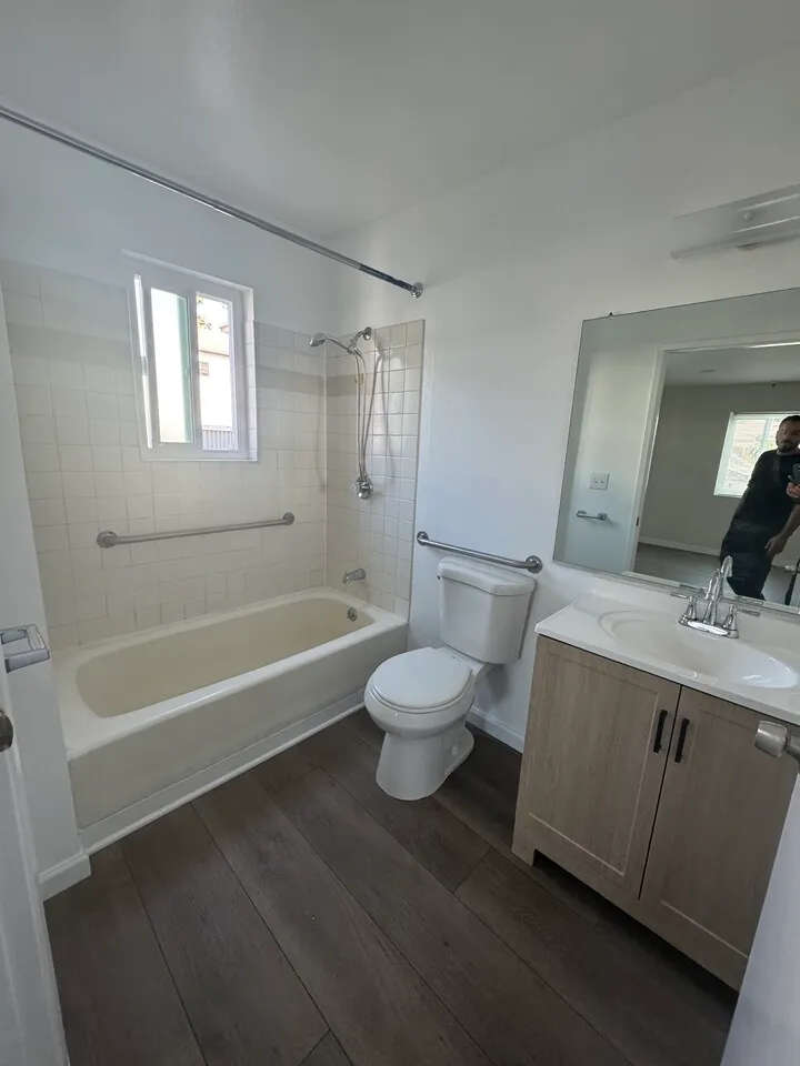 한타 완전 NEW 리모델링 넓은 2bd+2ba+2파킹 ($2350)
					아파트
					Los Angeles's preview 3