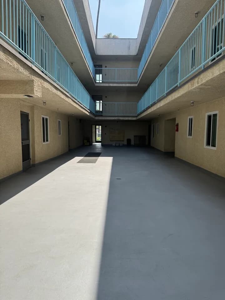한타 완전 NEW 리모델링 넓은 2bd+2ba+2파킹 ($2350)
					콘도
					Los Angeles's preview 1