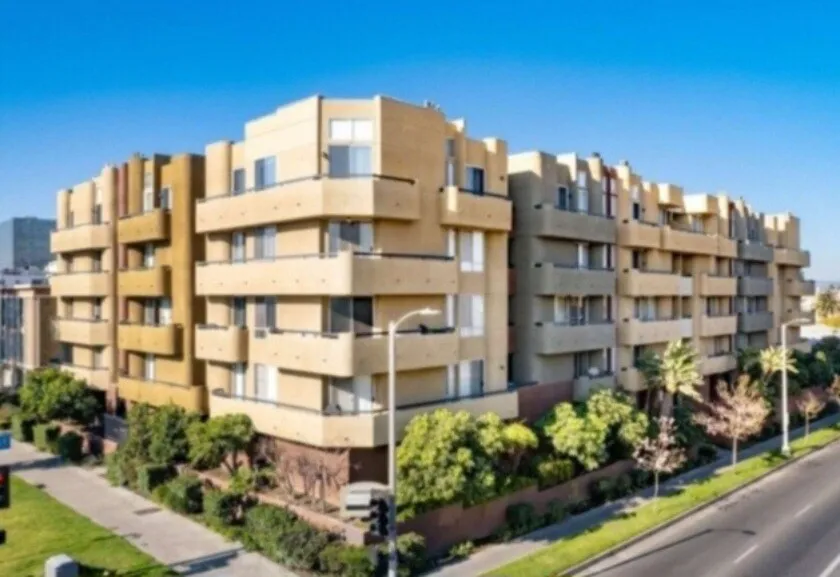 Town apt 2bed 2bath(315lafayettepark)
					아파트
					Los Angeles's preview 0