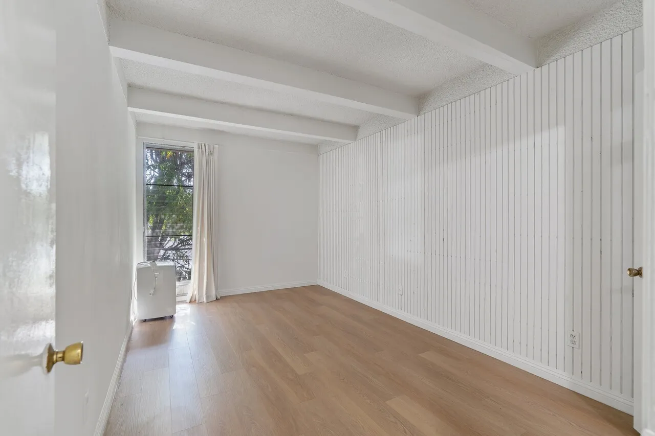 교통편리하고 안전한 한인타운 2BD + 2PK + 1BA 월 2,000불
					2 Bed
					Los Angeles's preview 2
