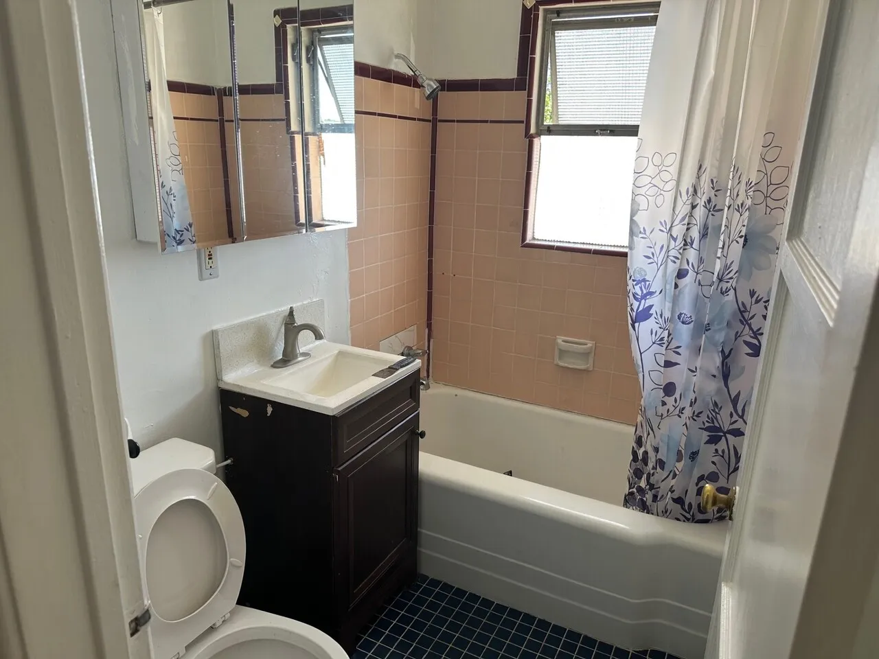 LA K-Town 1b 1b Apartment
					1 Bed
					Los Angeles's preview 3