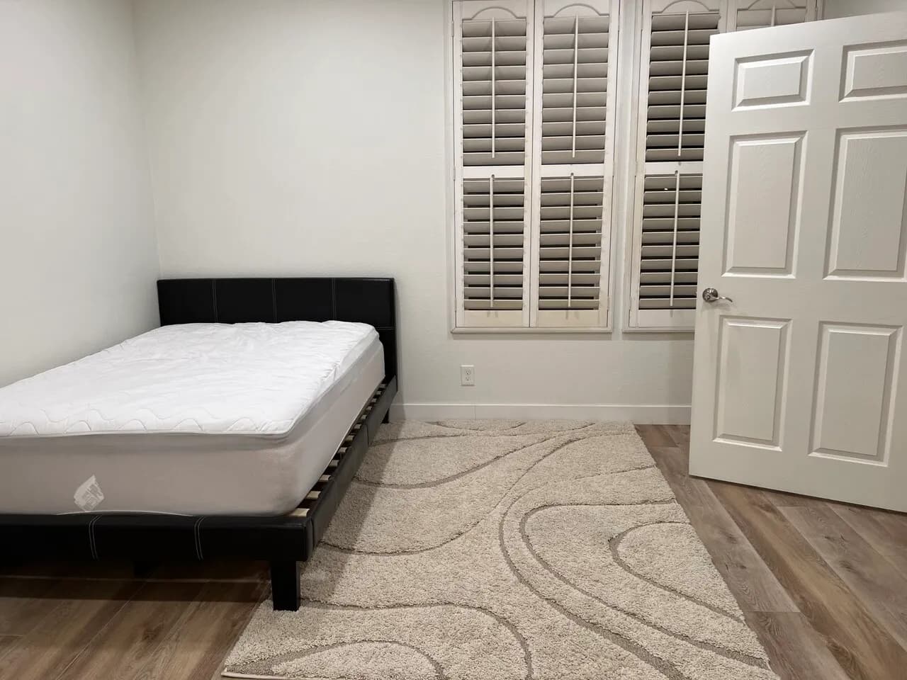 O.C Fullerton 애머리지 단지 Room Rent
					룸메이트
					Fullerton's preview 0