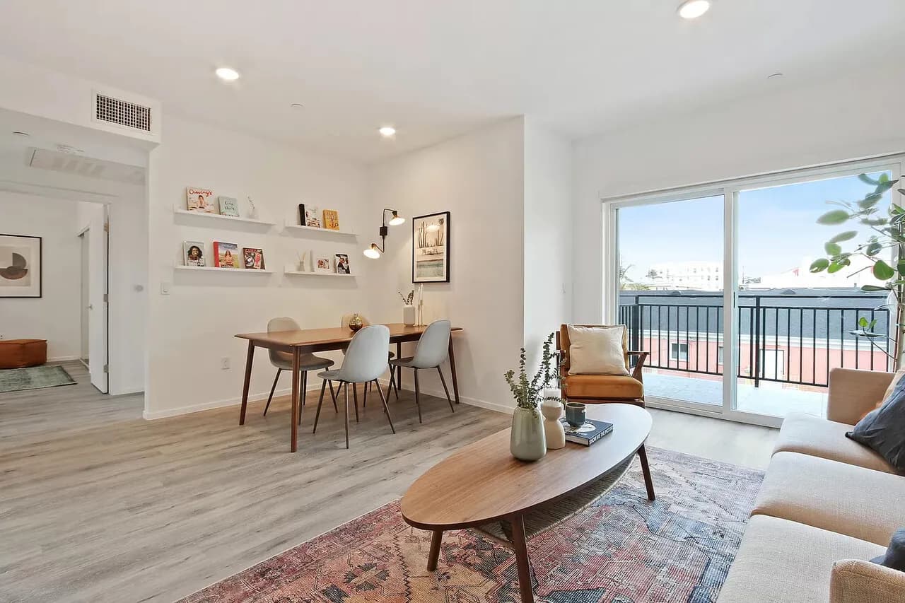 한인타운 2bed 2 bath 스폐셜! 당장 입주 가능
					아파트
					Los Angeles's preview 1