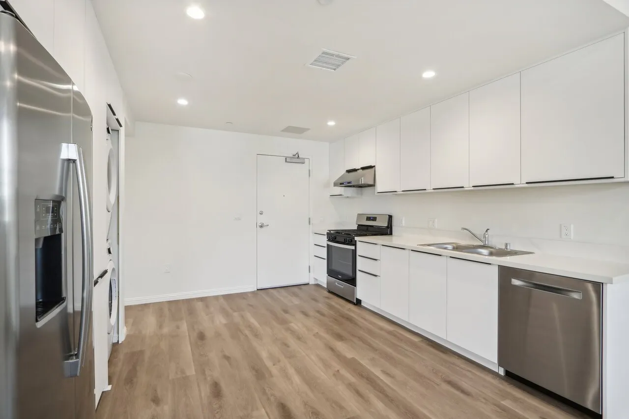 행콕팍 새로 지은 New 아파트 - 2BED
					아파트
					Los Angeles's preview 2