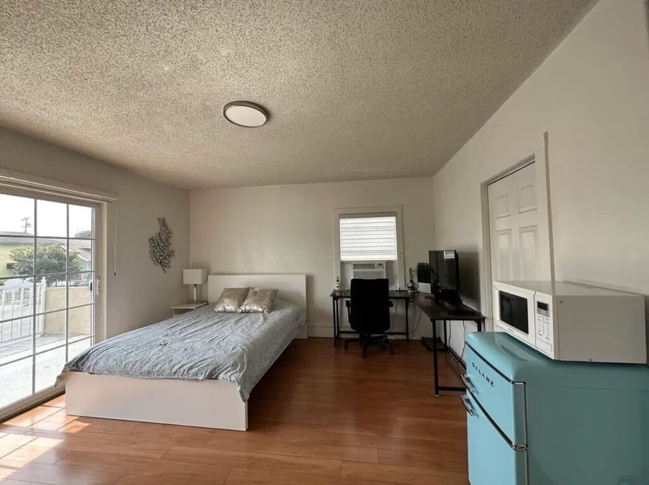 한인타운 방 렌트
					1 Bed
					Los Angeles's preview 0