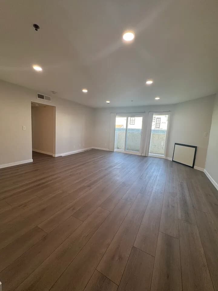 한타 완전 NEW 리모델링 넓은 2bd+2ba+2파킹 ($2350)
					콘도
					Los Angeles's preview 1