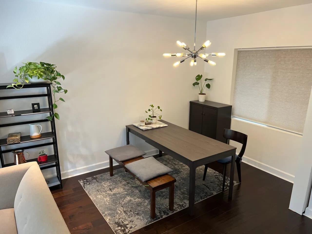 한타인근 2 bed 2.5 bath 콘도에 1 bed, 1 bath 쓰실 여룸메 구합니다
					룸메이트
					Los Angeles's preview 1