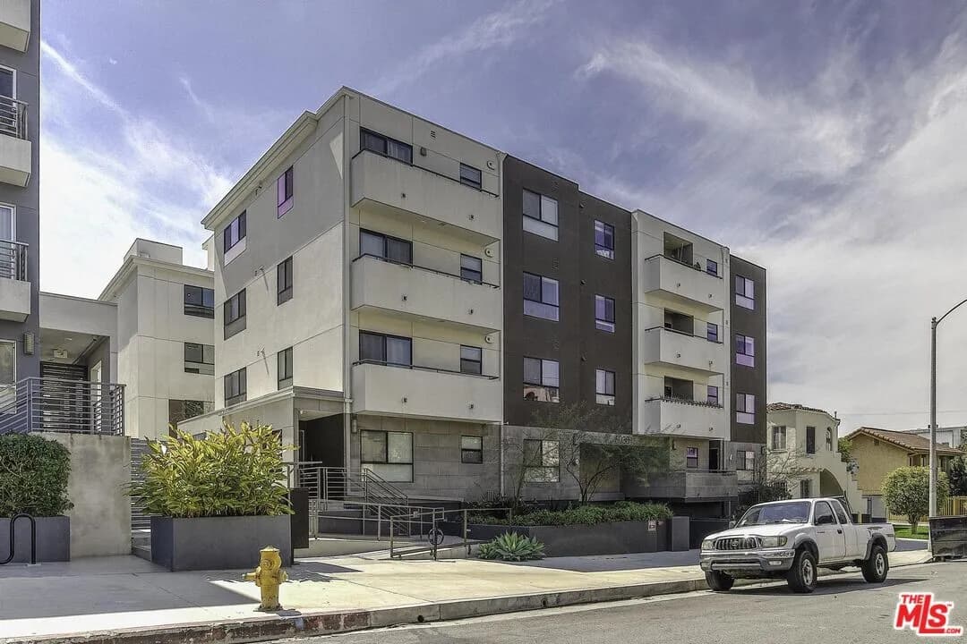 Hancock Park 인든 3베드 2베쓰 1,250 SF
					3 Bed
					Los Angeles's preview 0