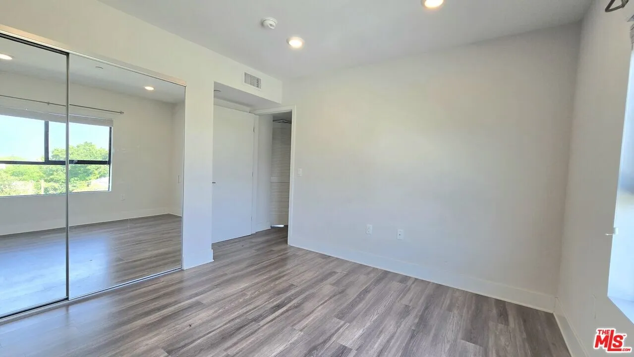 Hancock Park 인든 3베드 2베쓰 1,250 SF
					3 Bed
					Los Angeles's preview 2