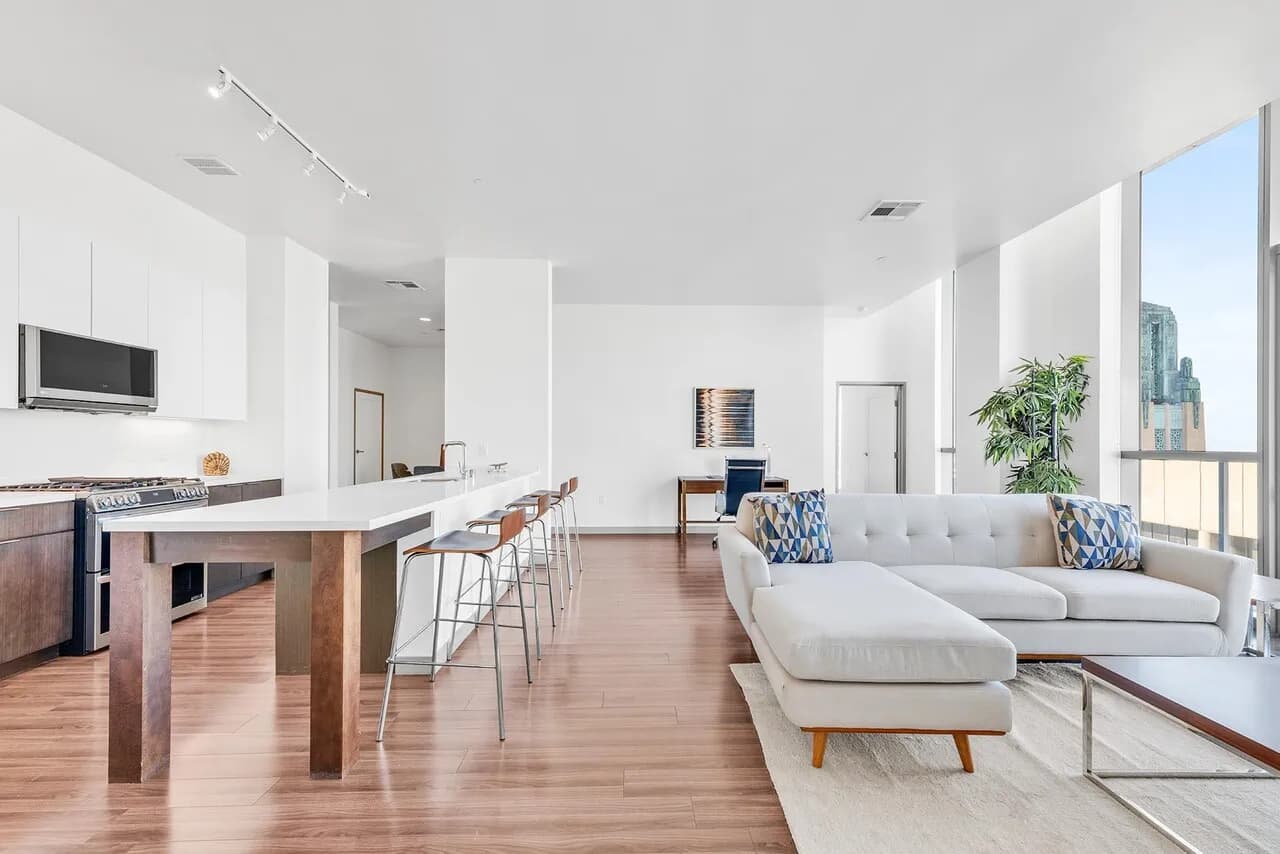 한타윌셔Hi-rise1br1ba15층뷰+800sf+4주Free NO소셜유학생OK
					1 Bed
					Los Angeles's preview 2