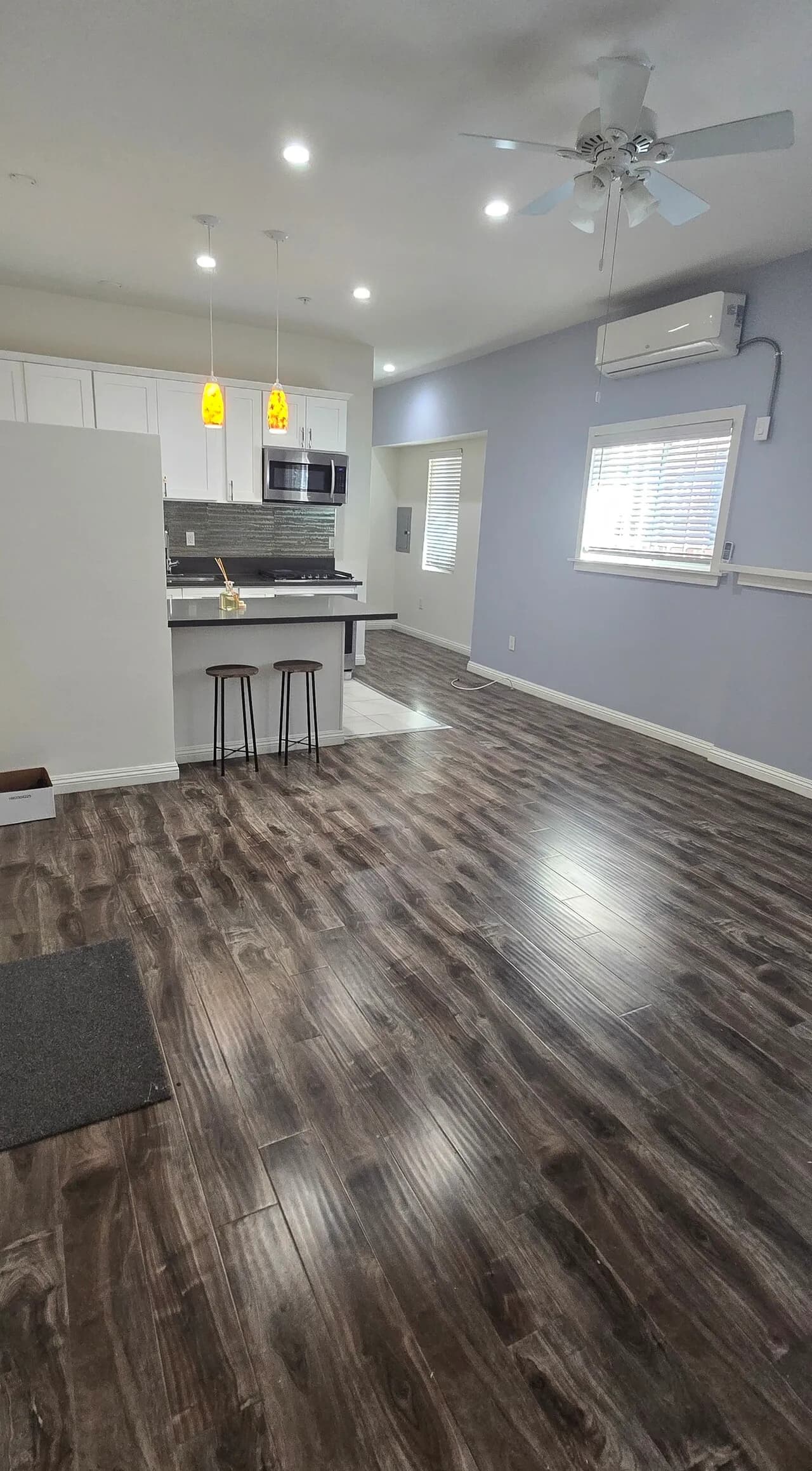 한인타운 2 Bed+1Bath 인사이드 세탁실, 2 Car(전기차 가능) $2,200
					2 Bed
					Los Angeles's preview 0