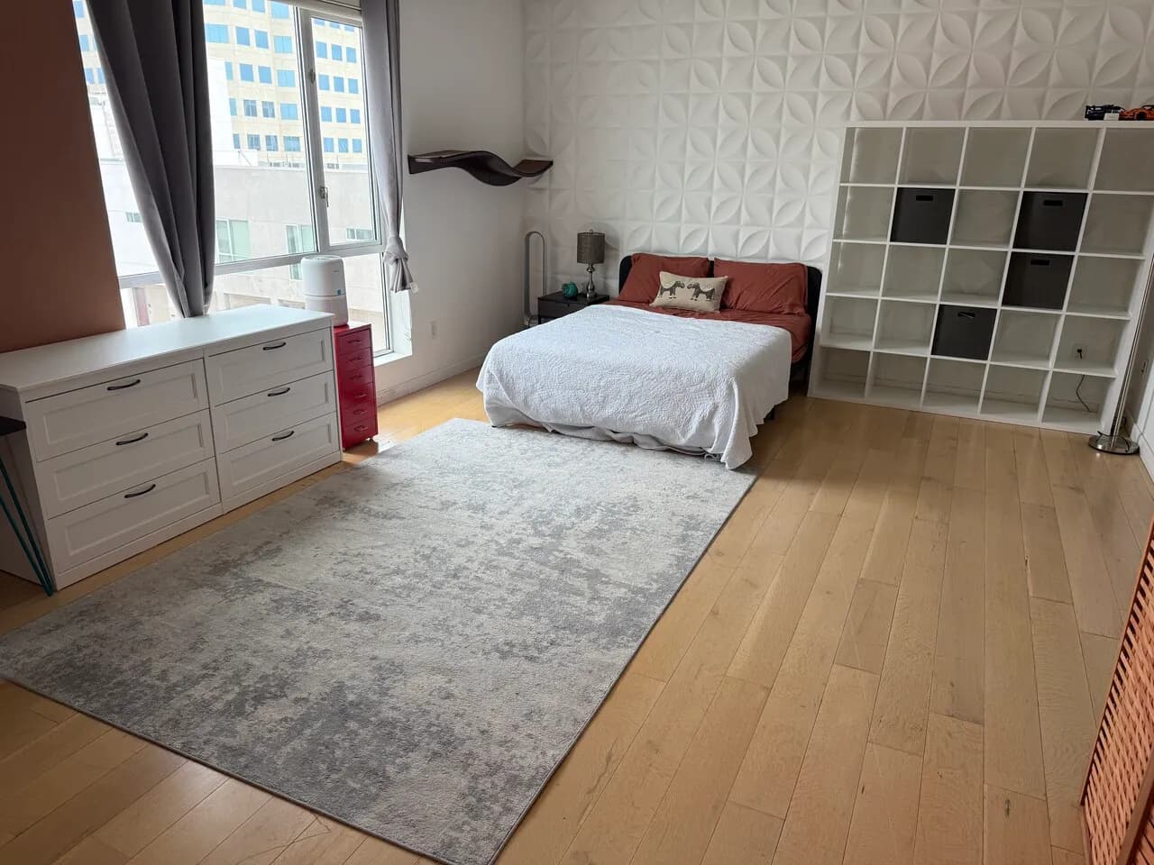 럭셔리 2 bed 2 bath 중 1 bed 1 bath 편하게 사용할 분
					룸메이트
					South Bay, Los Angeles's preview 0