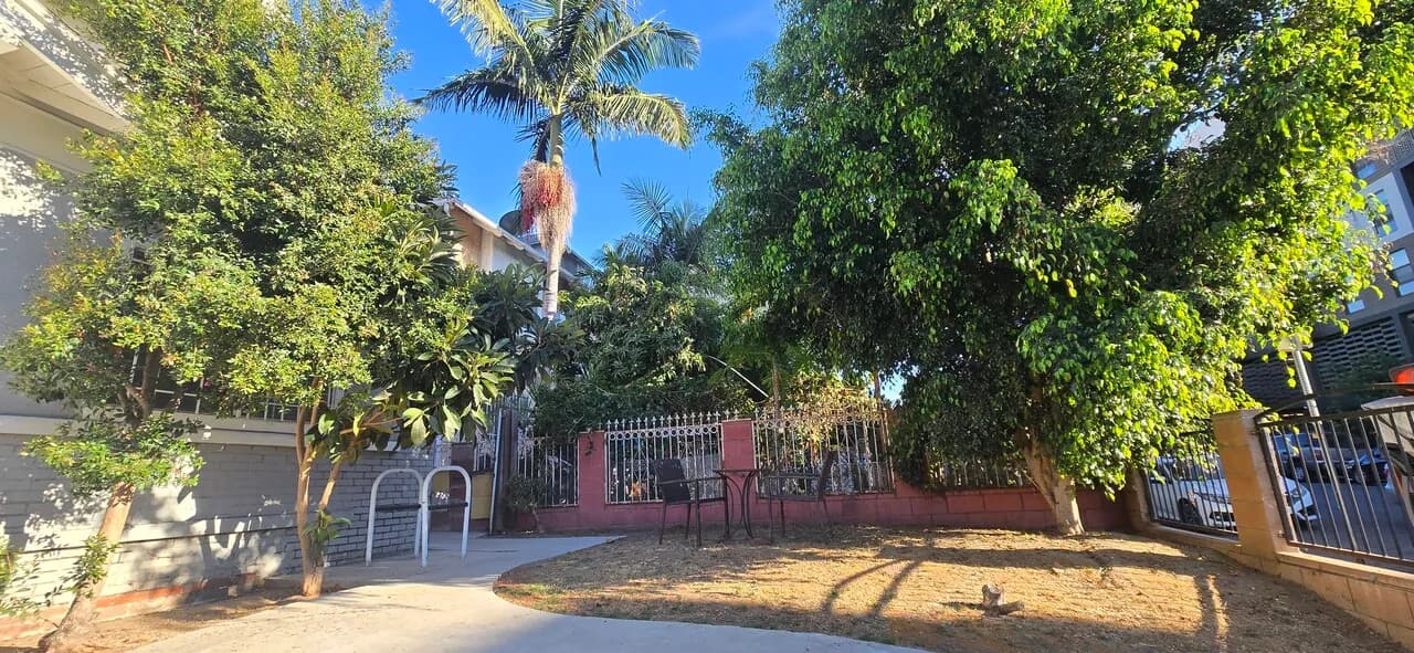 한인타운 2 Bed+1Bath 
					2 Bed
					Los Angeles's preview 0