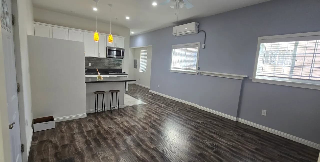 한인타운 2 Bed+1Bath 
					2 Bed
					Los Angeles's preview 1