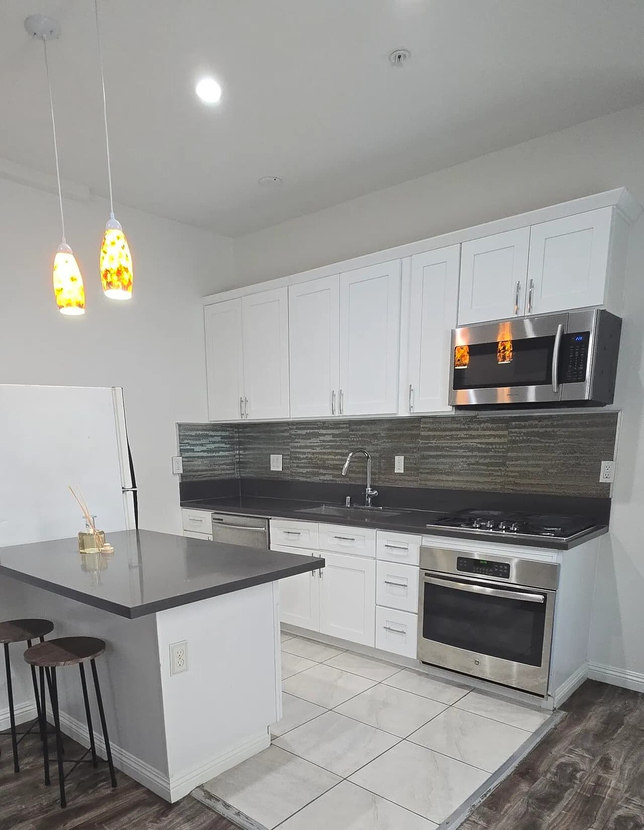 한인타운 2 Bed+1Bath 
					2 Bed
					Los Angeles's preview 2