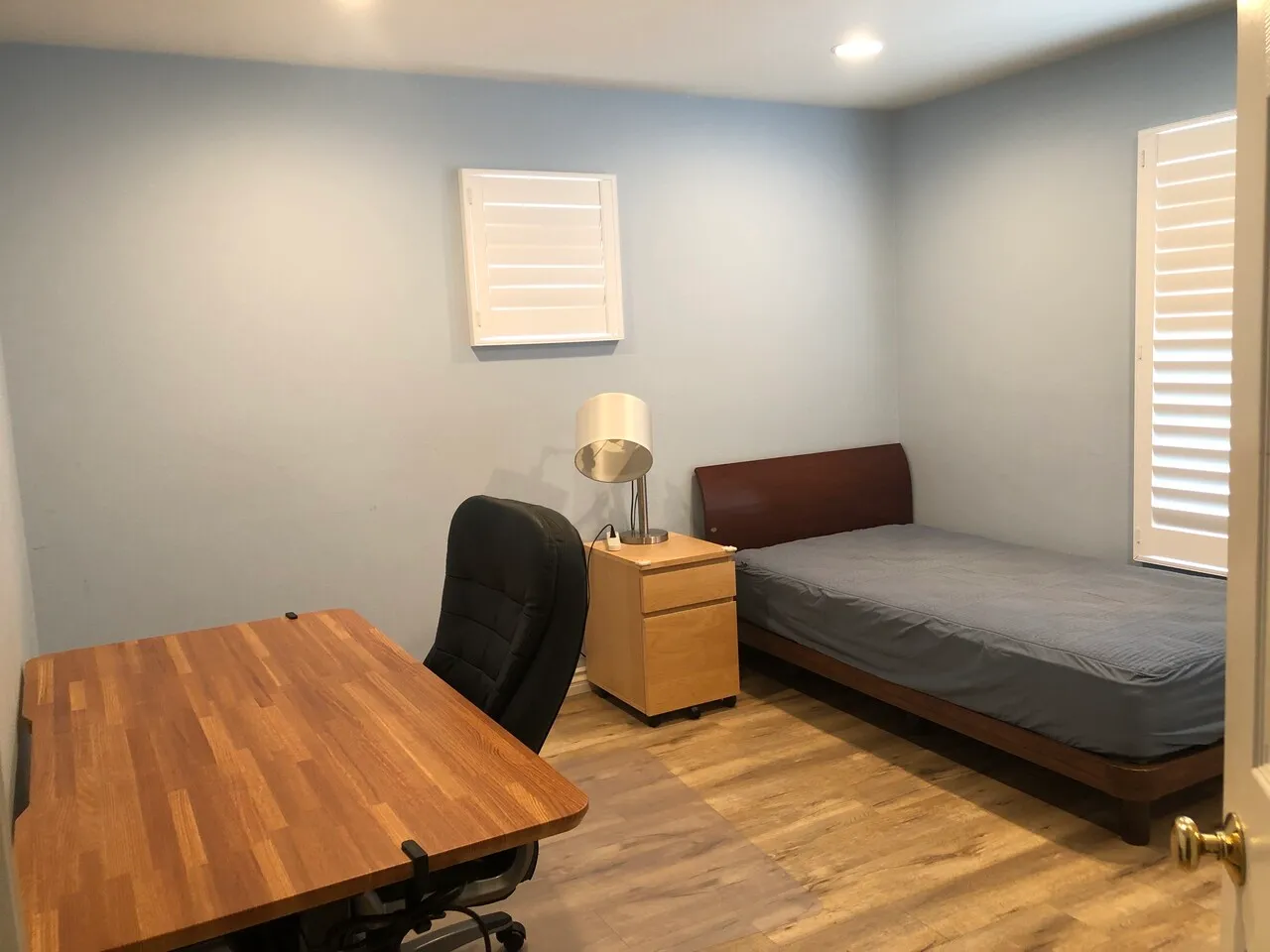 방 렌트(Aliso Viejo)
					1 Bed
					Aliso Viejo's preview 0