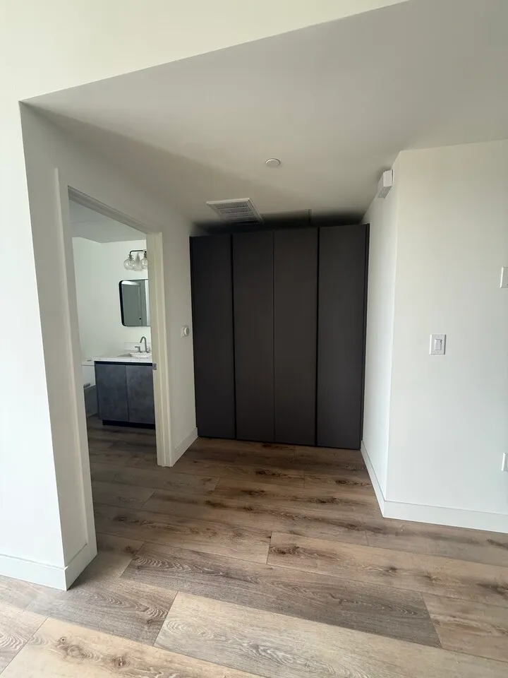 E On Harvard One bedroom & Studio
					아파트
					Los Angeles Ktown's preview 3