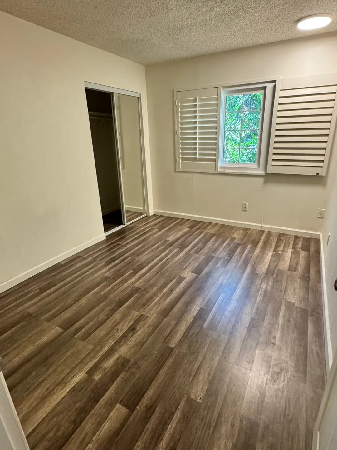 쾌적한 2Beds and 1Bath
					2 Bed
					Buena Park's preview 2