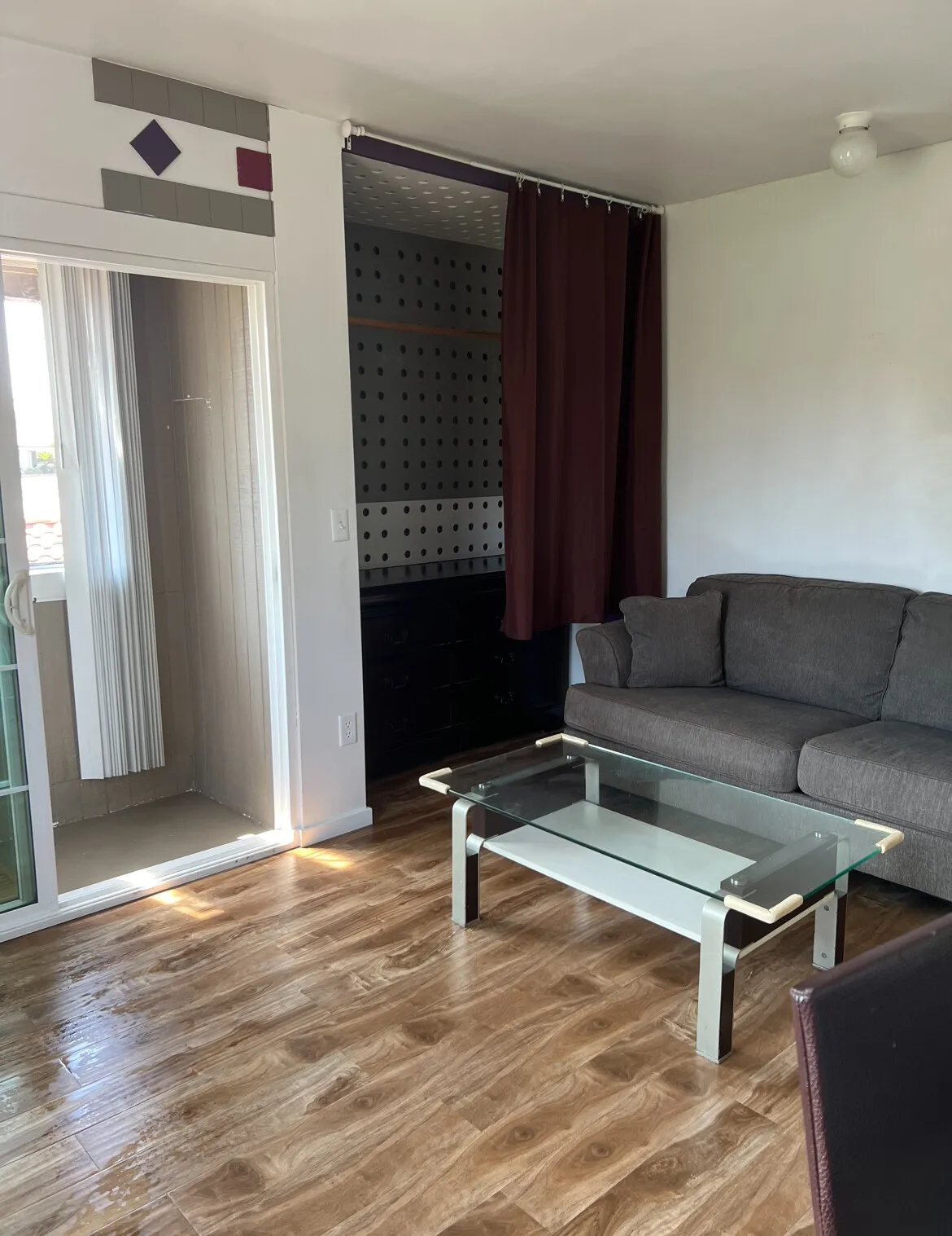 LA 한인타운 넓은 1 Bed + 1 Bath 하우스
					1 Bed
					Los Angeles's preview 0