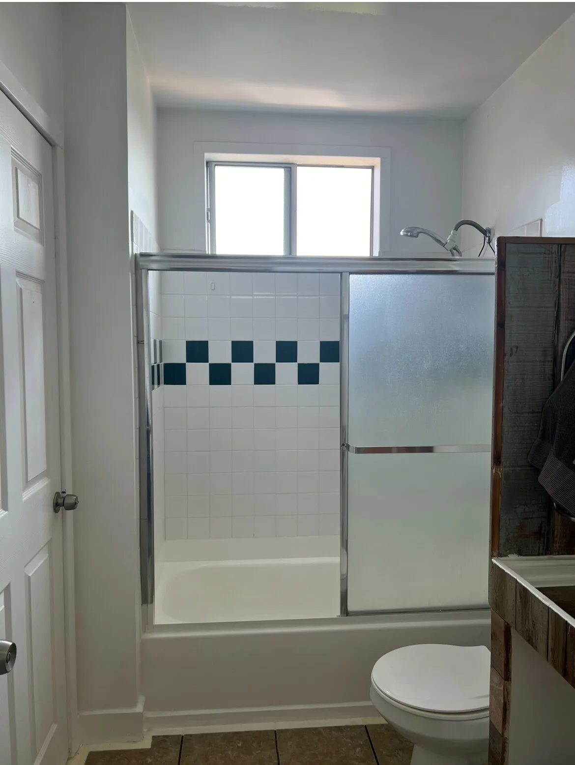LA 한인타운 넓은 1 Bed + 1 Bath 하우스
					1 Bed
					Los Angeles's preview 1