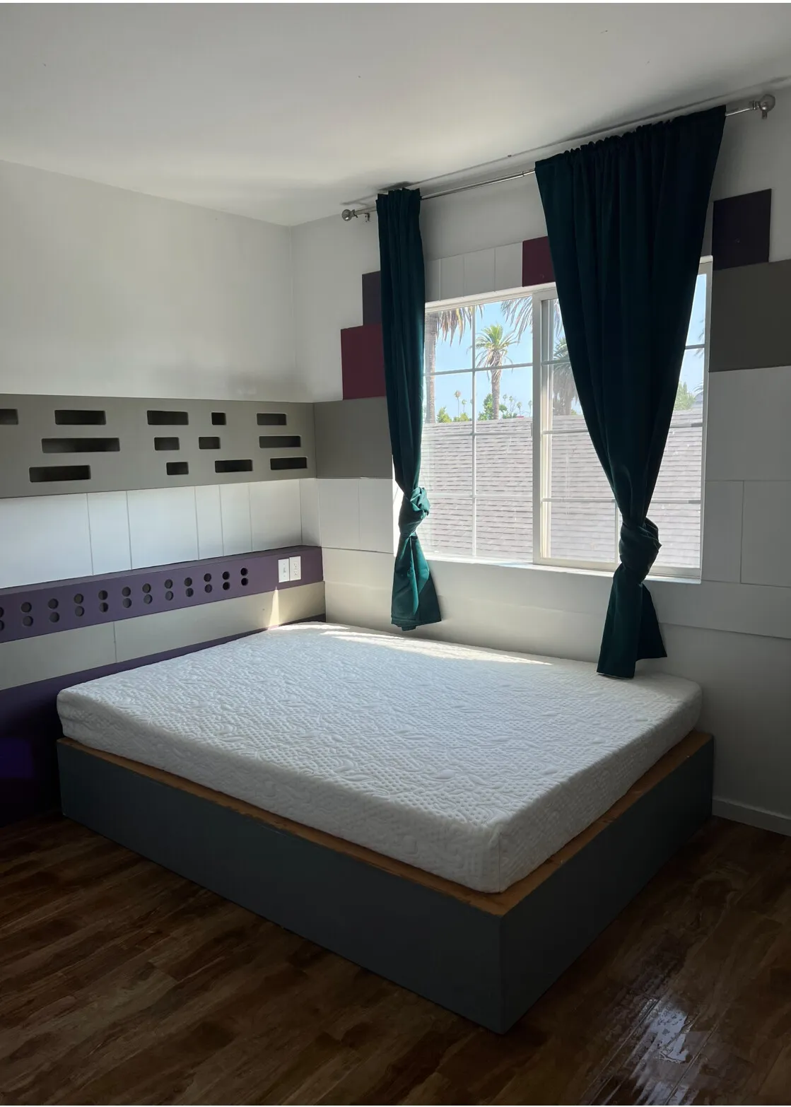 LA 한인타운 넓은 1 Bed + 1 Bath 하우스
					1 Bed
					Los Angeles's preview 2