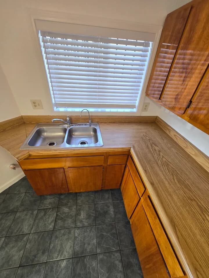 (Los Angeles Koreatown) 1BD 1BA 뒷채 한인타운
					뒷채
					Los Angeles, Koreatown's preview 2