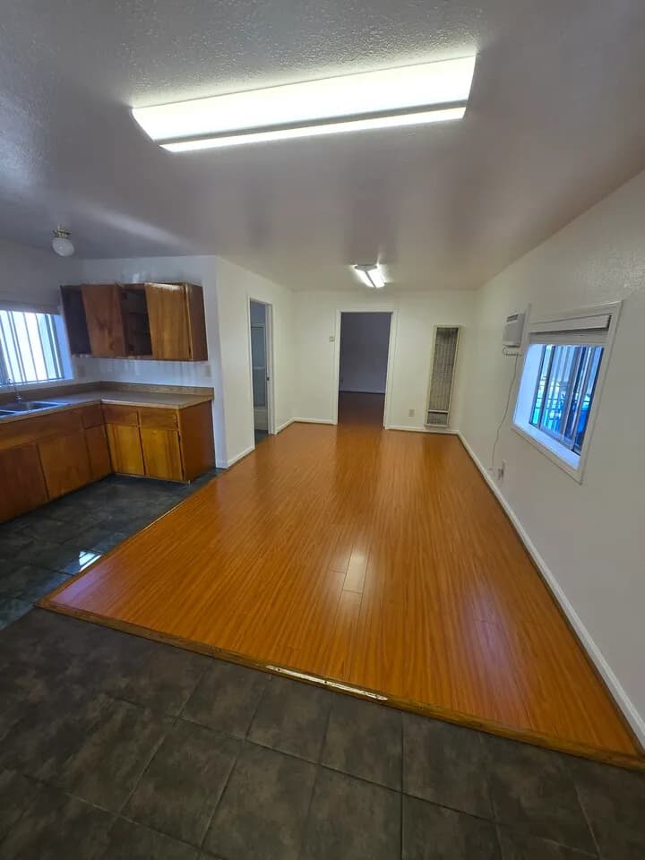 (Los Angeles Koreatown) 1BD 1BA 뒷채 한인타운
					뒷채
					Los Angeles, Koreatown's preview 0
