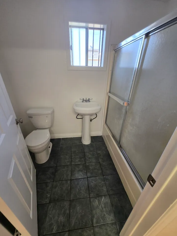 (Los Angeles Koreatown) 1BD 1BA 뒷채 한인타운
					뒷채
					Los Angeles, Koreatown's preview 3
