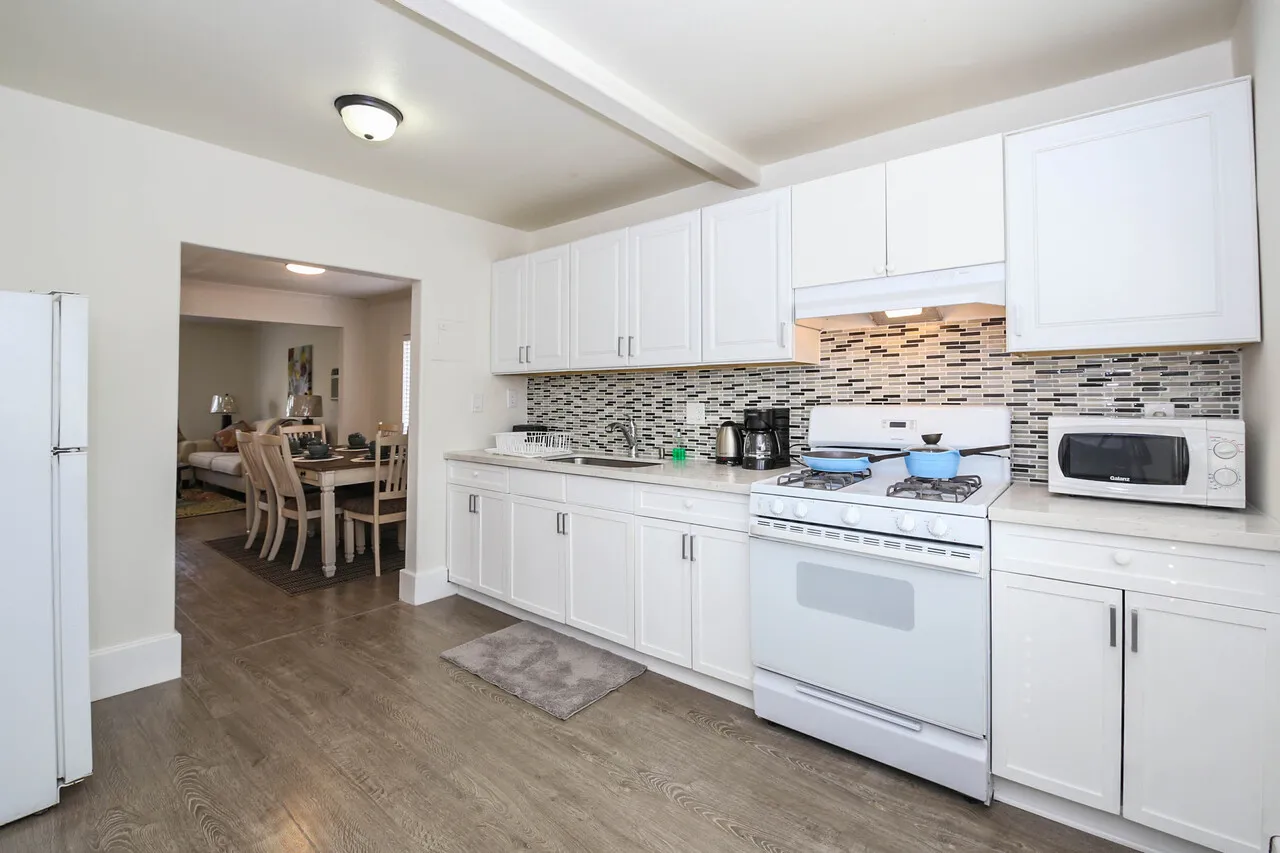 좋은 지역 행콕팍 근처 2 Unit 2 Bed room
					2 Bed
					Los Angeles's preview 2