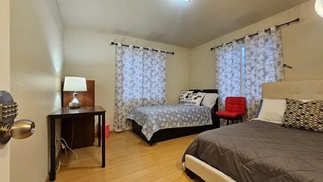 올림픽과 카타리나 단층 하우스 , 2유닛 하우스
					3 Bed
					Los Angeles's preview 2