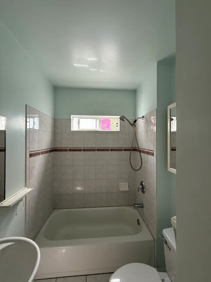 행콕팍 인근 2 bed 1.5 bath 거실과 다이닝룸 거라지파킹
					아파트
					Los Angeles's preview 3