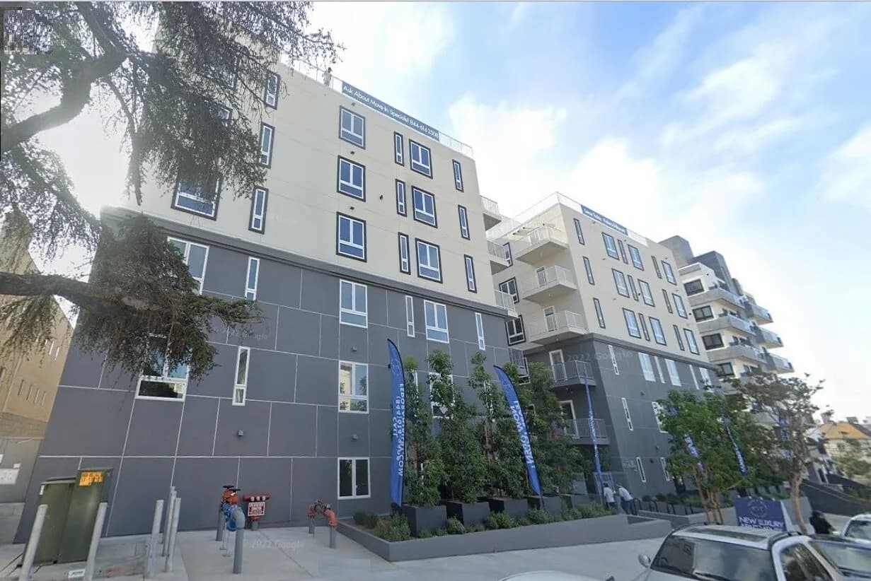 한타신축8가 1br1ba+발코니770sf+4주Free NO소셜유학생OK
					1 Bed
					Los Angeles's preview 0