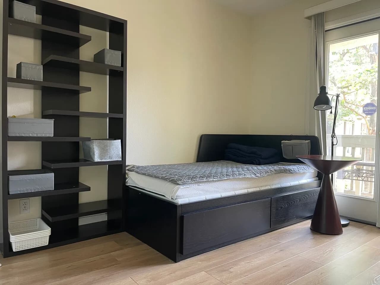 조용한방 렌트합니다
					1 Bed
					Carson's preview 0