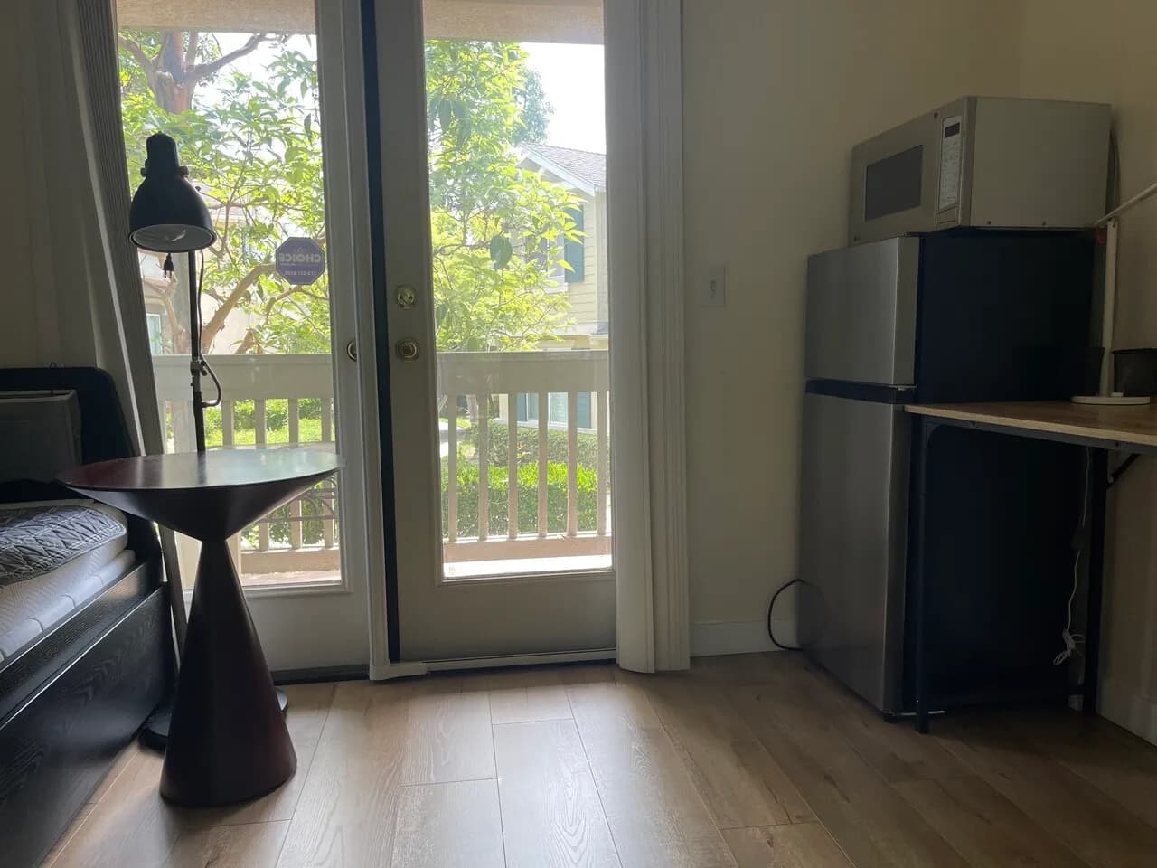 조용한방 렌트합니다
					1 Bed
					Carson's preview 3