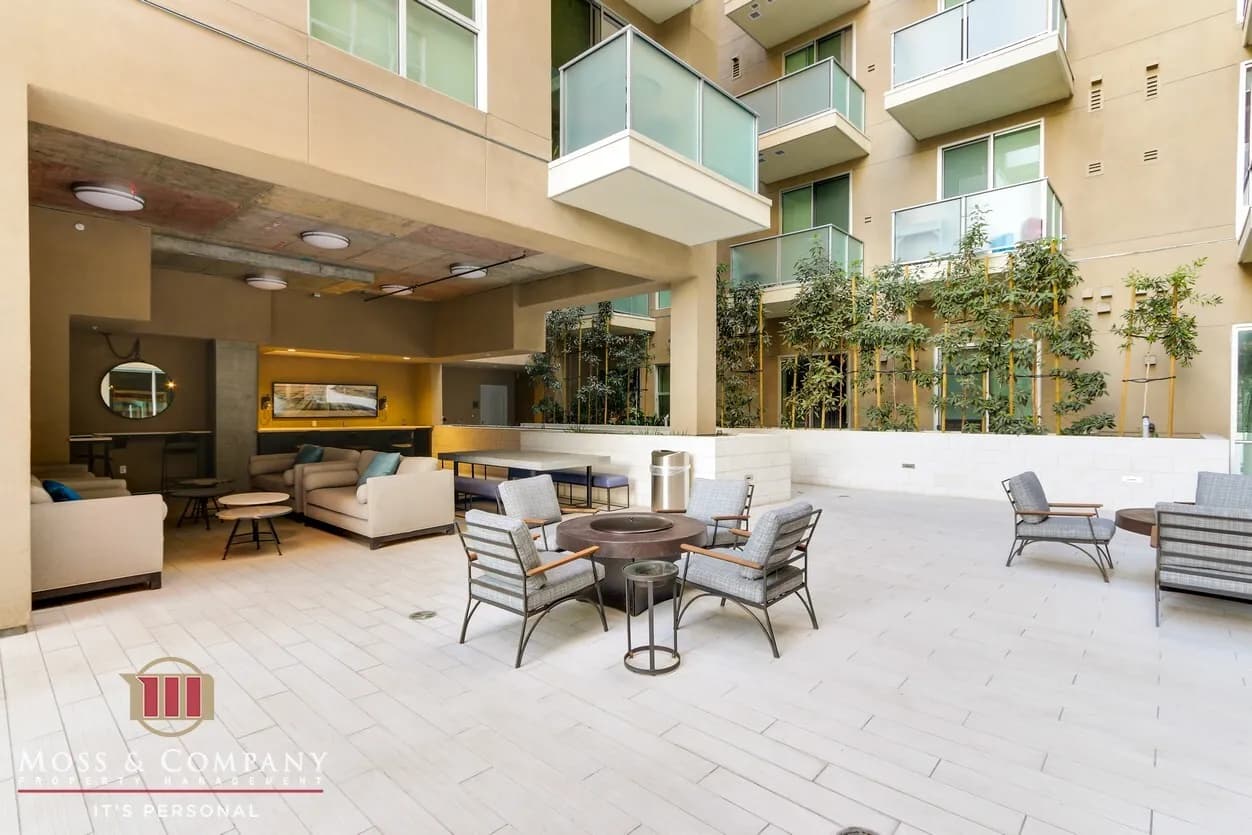 Studio in Downtown LA W/ 1 Month Free
					Studio
					Downtown Los Angeles's preview 2