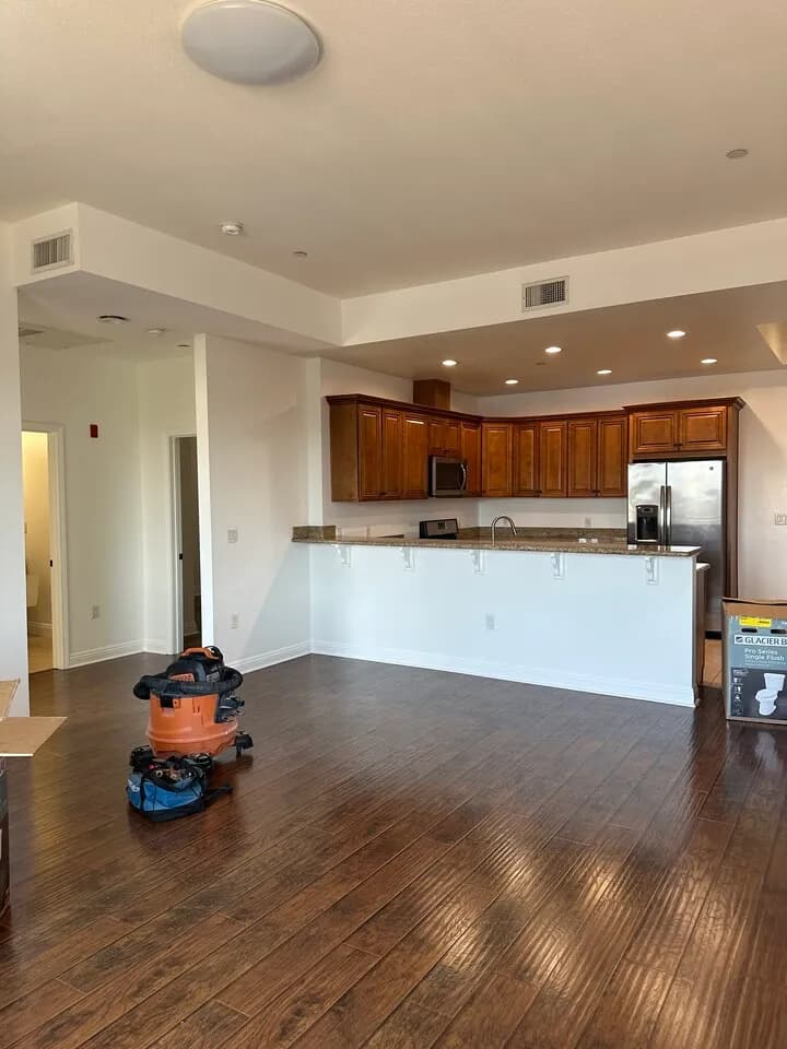 행콕팍 인근 3가 학군 PENTHOUSE
					3 Bed
					Los Angeles's preview 1