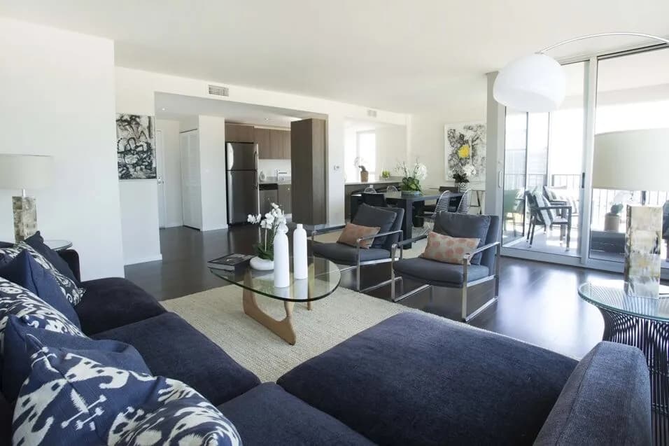 한타7가Hi-Rise10층1br+발코니850sf+1달FreeNO소셜유학생OK
					1 Bed
					Los Angeles's preview 3