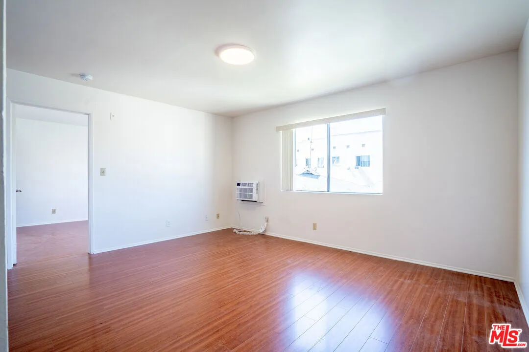 Centrally Located 2 Bed / 2 Bath Condo – Koreatown
					아파트
					Los Angeles's preview 1