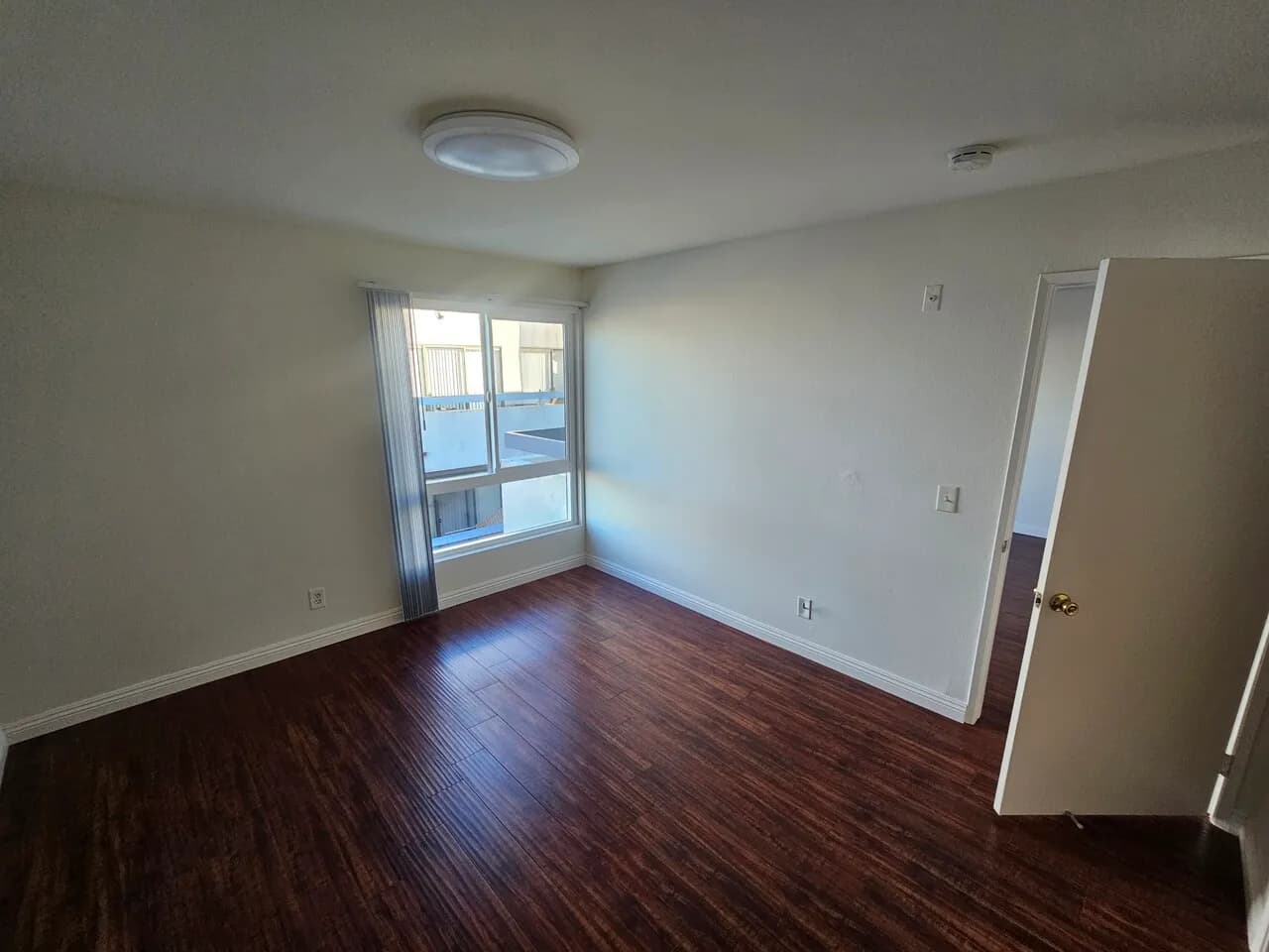 한인타운 1베드 & 1Full Bath & 1Parking 아파트
					1 Bed
					Los Angeles's preview 2