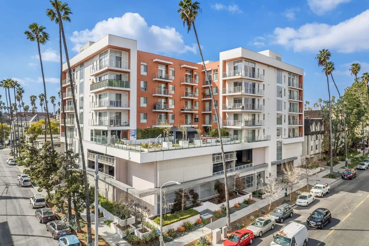 한타신규8/29입주1br+발코니900sf 6주+1파킹FreeEV차지OK
					1 Bed
					Los Angeles's preview 0