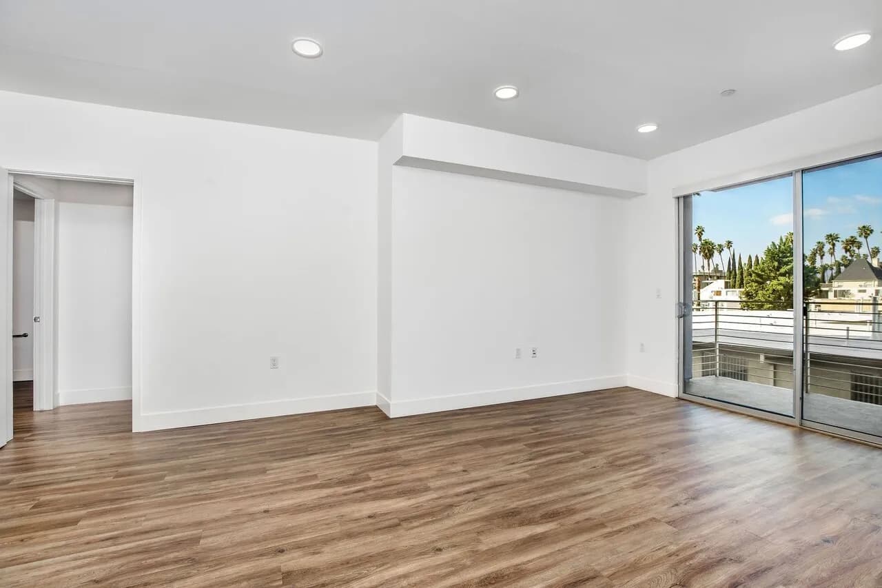 한타신규8/29입주1br+발코니900sf 6주+1파킹FreeEV차지OK
					1 Bed
					Los Angeles's preview 3