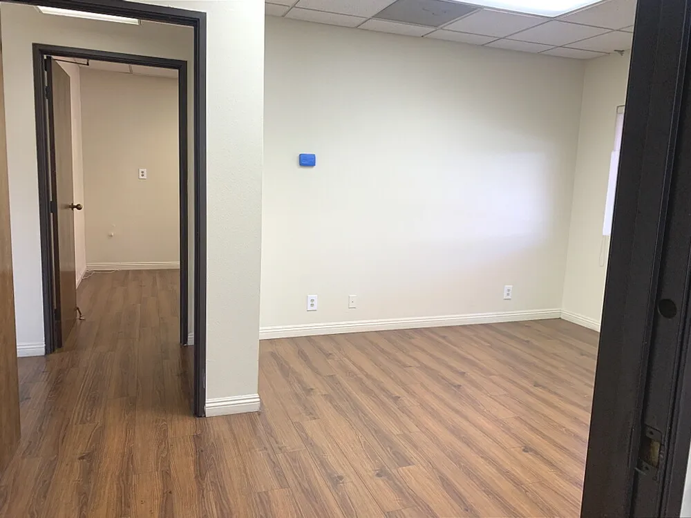 N. Koreatown 오피스 임대 – 넓고 저렴한 공간 $2,900
					오피스
					Los Angeles's preview 3