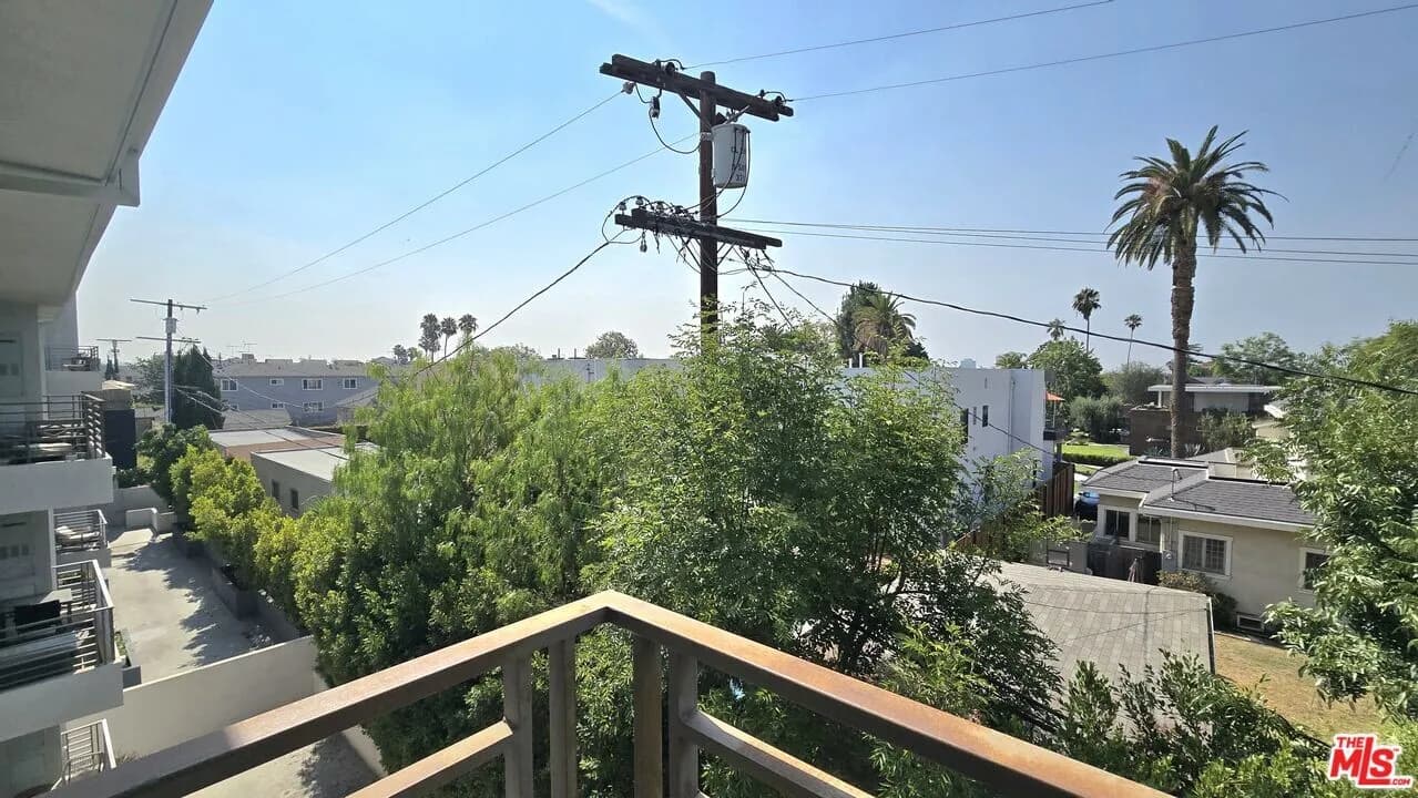 Hancock Park 인든 3베드 2베쓰 1,250 SF PENTHOUSE
					3 Bed
					Los Angeles's preview 3